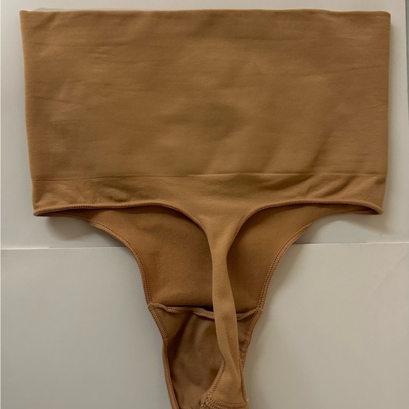 SKIMS CORE CONTROL HIGH-WAISTED THONG S/M New without box! - Picture 2 of 7